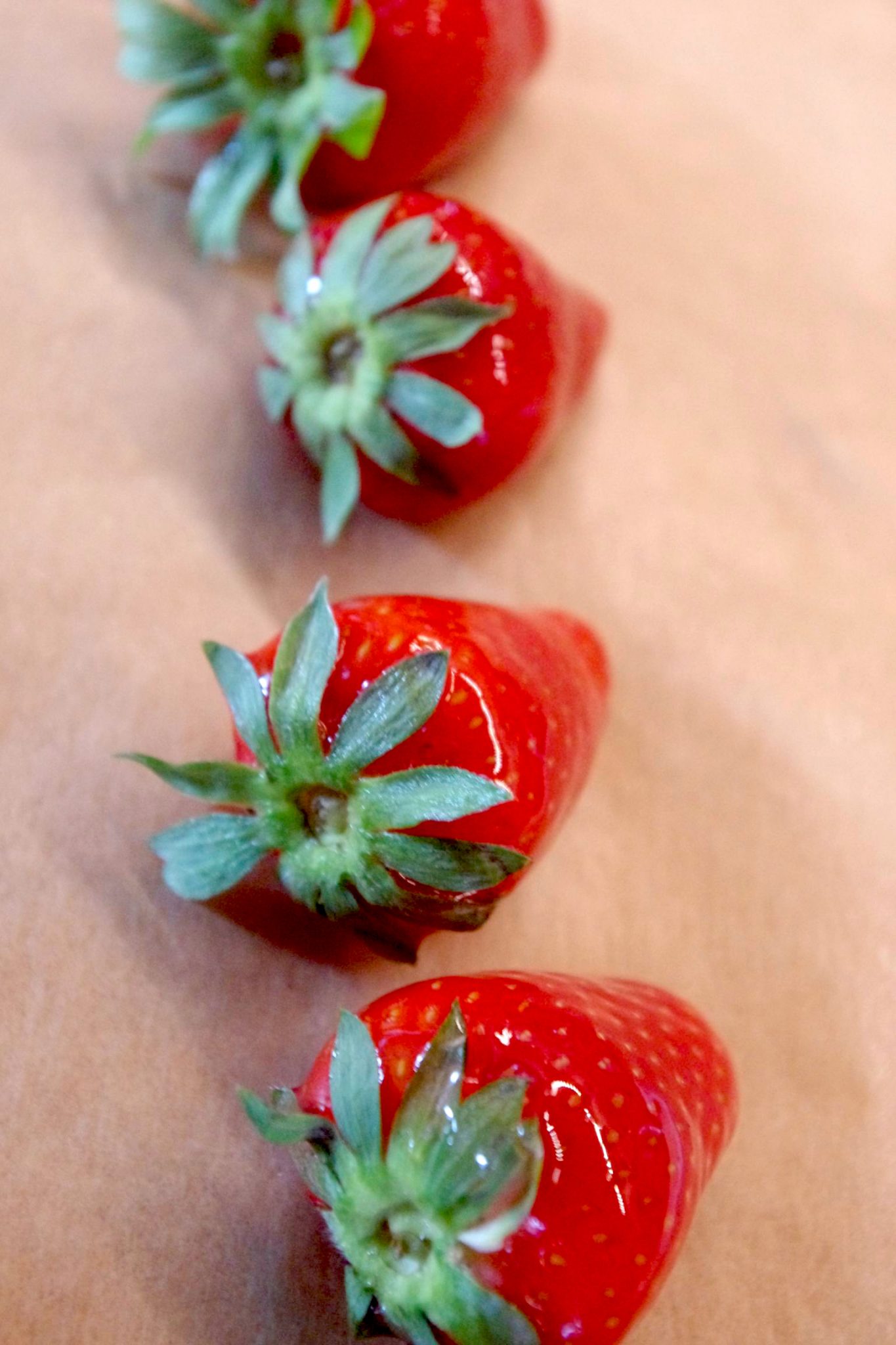 Erdbeertörtchen mit Oreo-Boden