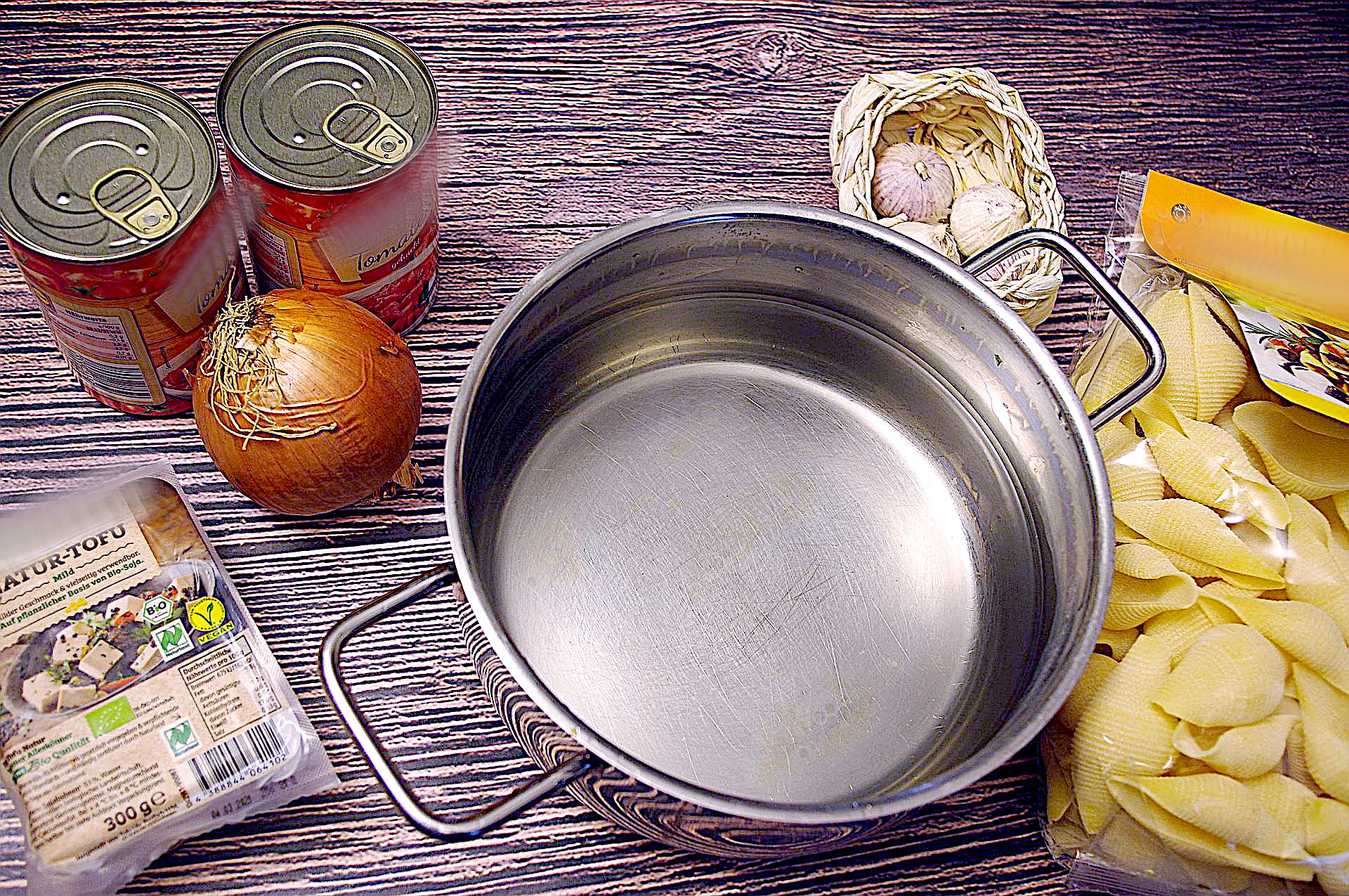 Zubereitung von Bolognese-Muscheln in Spinat-Rahm