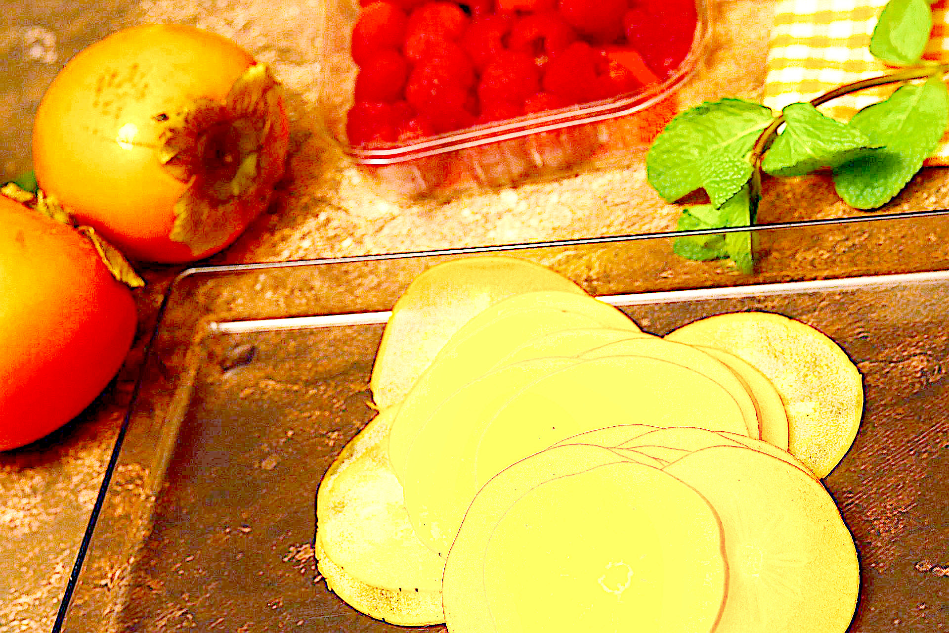 Zubereitung von süßem Kaki-Carpaccio