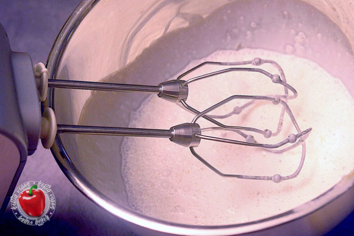 Bienenstich-Cupcakes - HeftigVegan