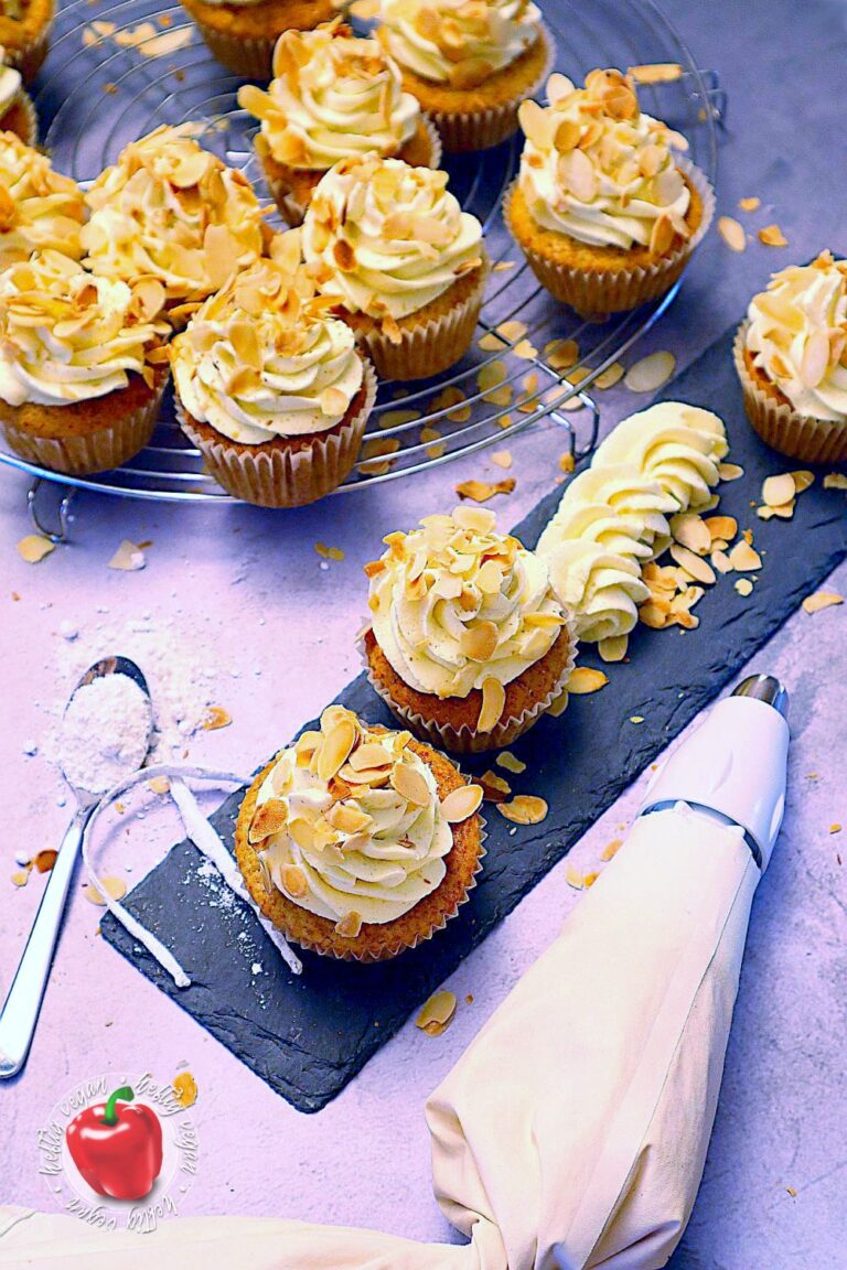 Bienenstich-Cupcakes - HeftigVegan