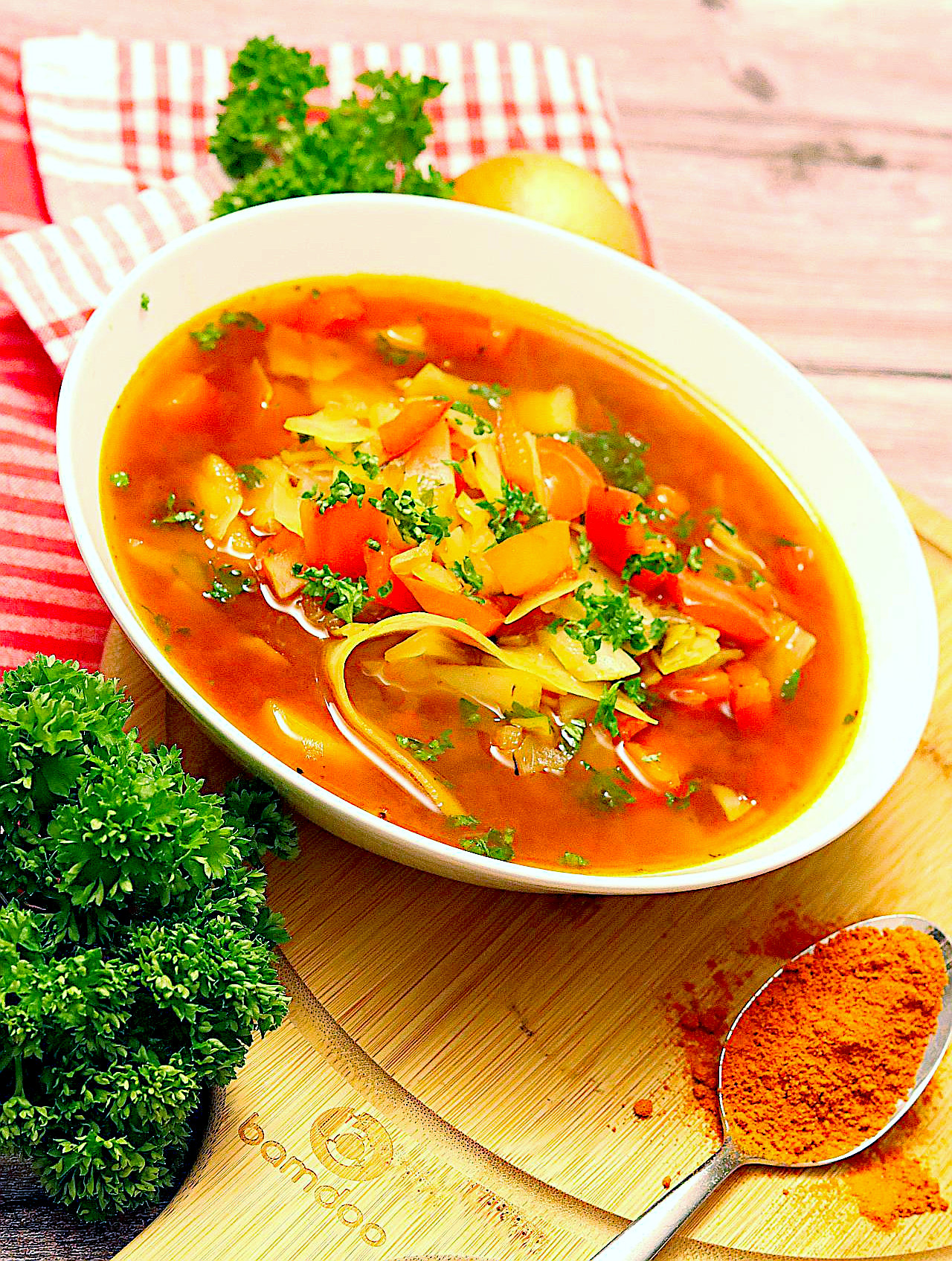 Paprika-Kohl-Suppe, vegan und herzhaft