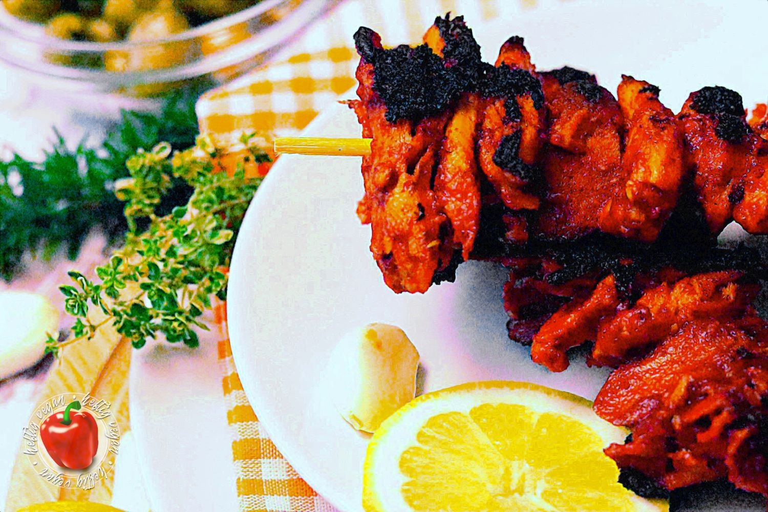 Spanische Hähnchenspieße (Pinchos de Pollo) - HeftigVegan