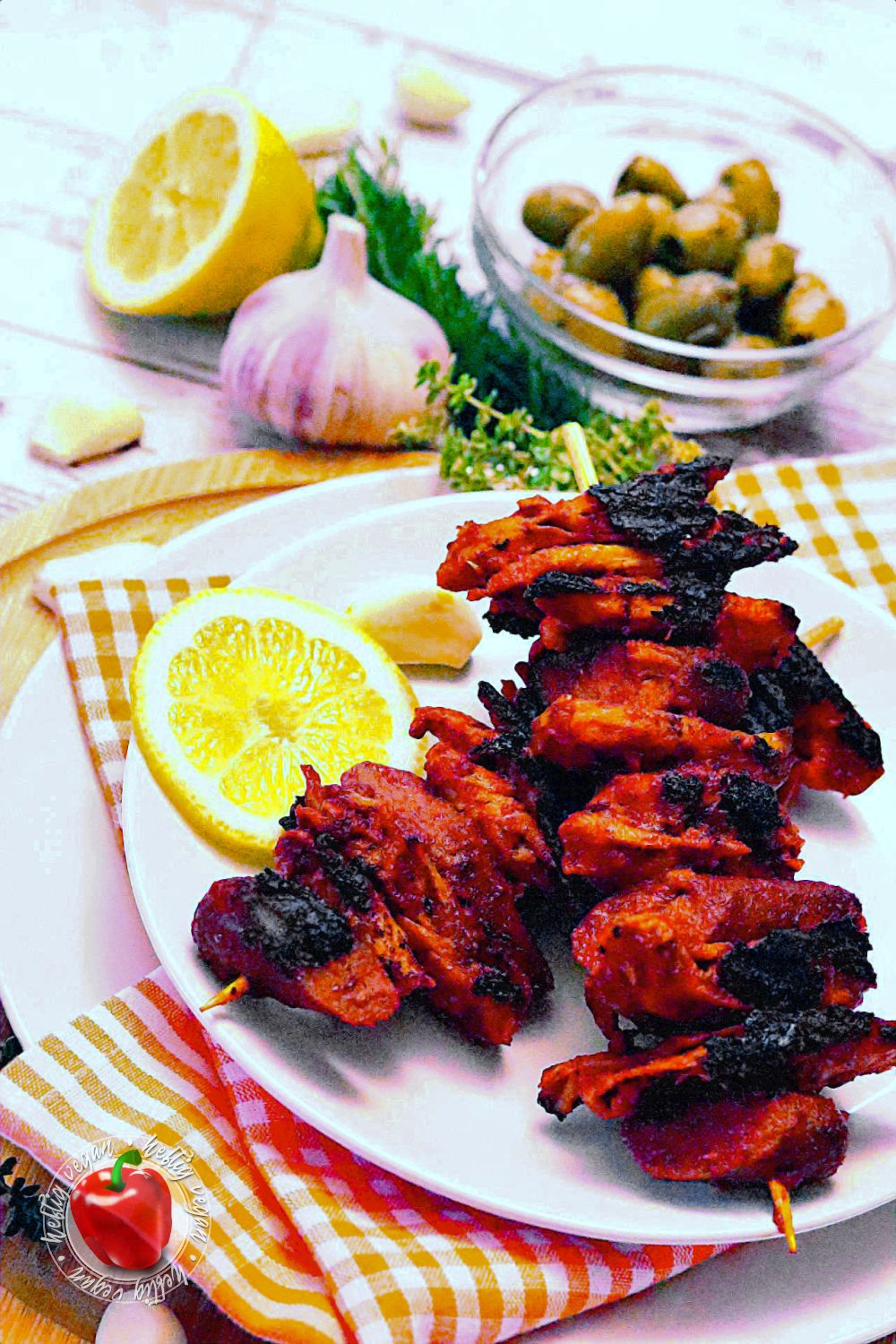 Spanische Hähnchenspieße (Pinchos de Pollo) - HeftigVegan