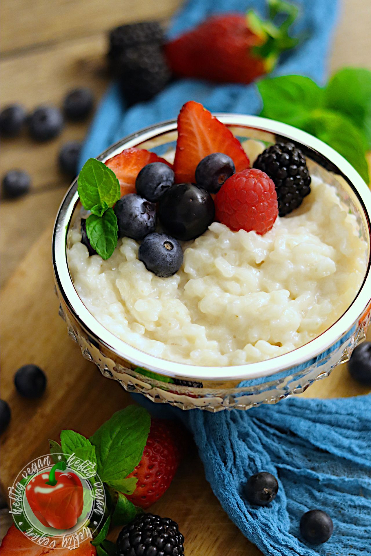 veganer Milchreis mit Beeren, nahe