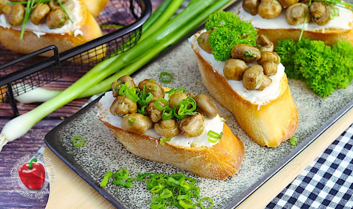 Saftige Champignon-Crostini - HeftigVegan