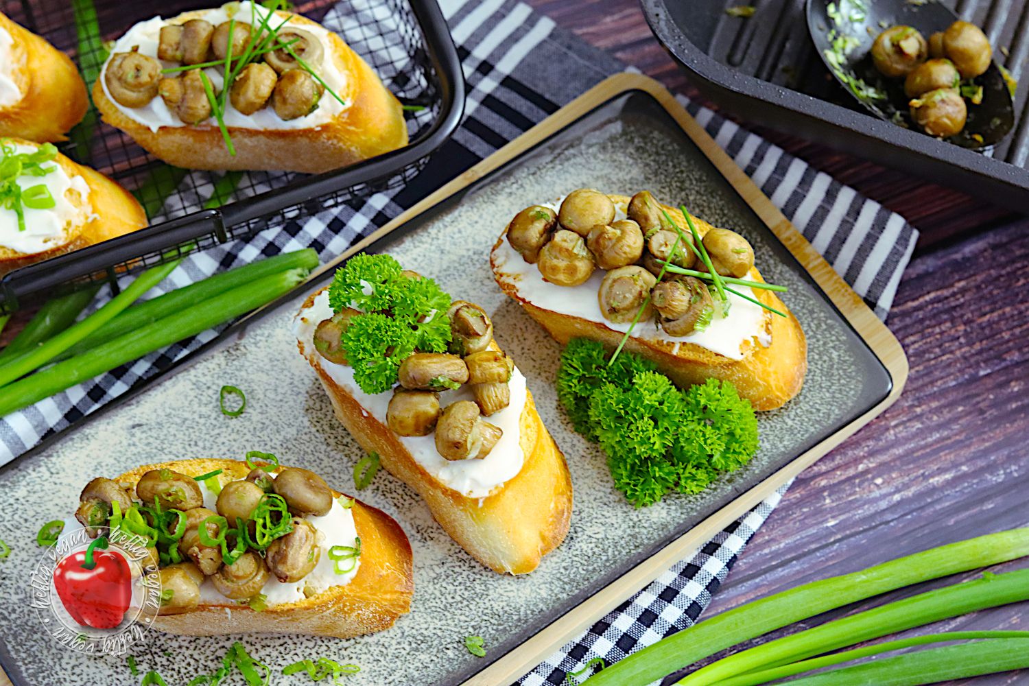 Saftige Champignon-Crostini - HeftigVegan