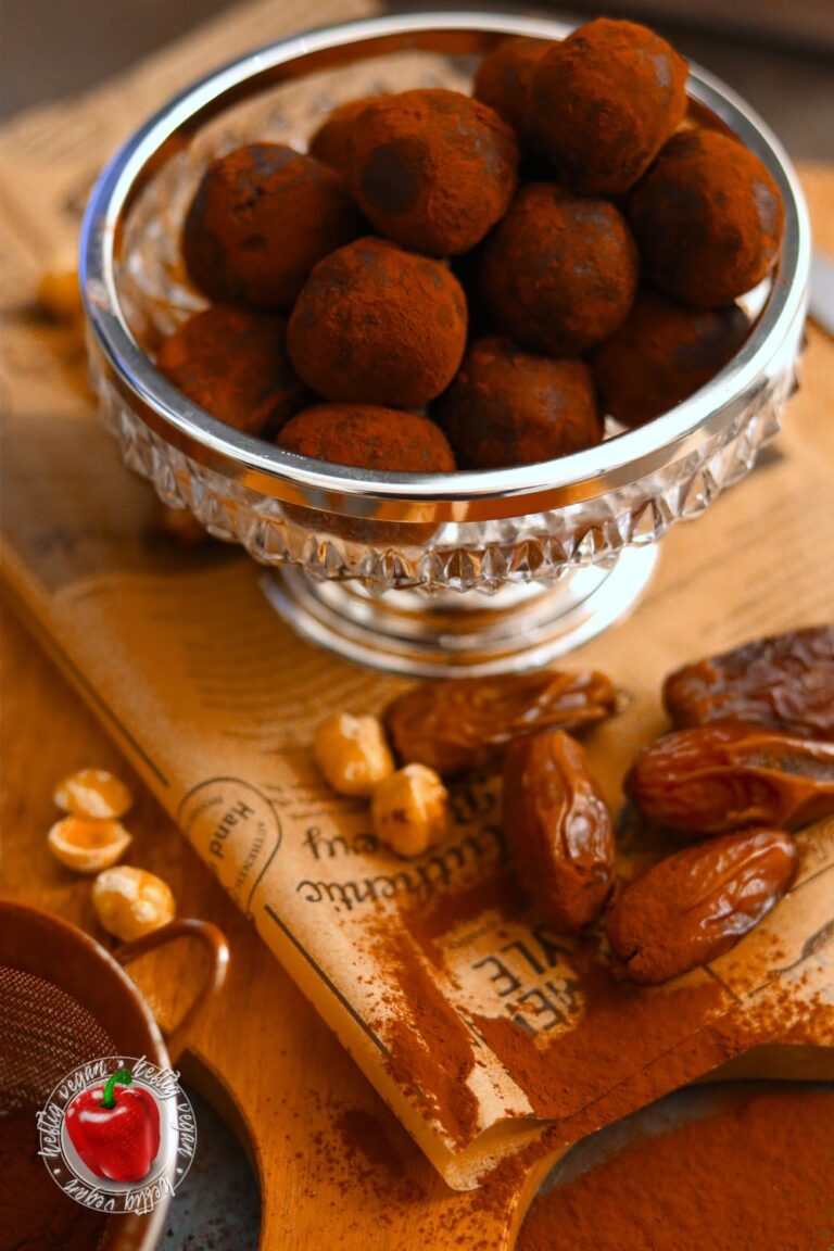 Natürliche Dattel-Haselnuss-Pralinen - HeftigVegan