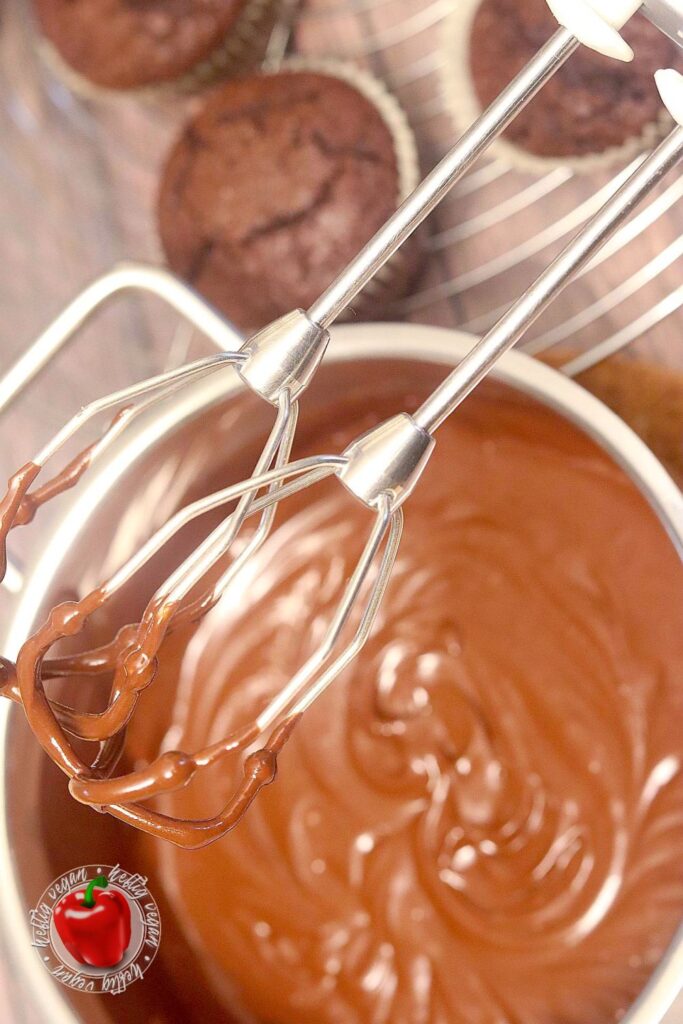 Schoko-Rum-Cupcakes - HeftigVegan Schoko-Rum-Cupcakes - HeftigVegan