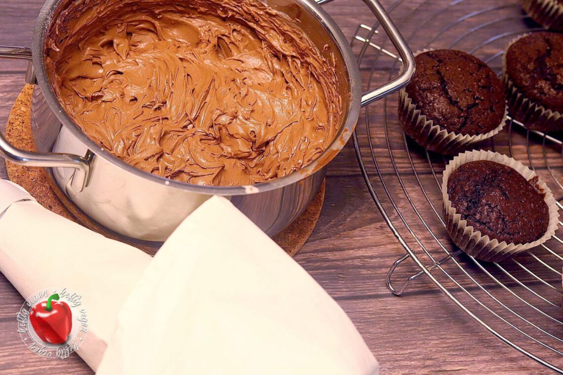 Schoko-Rum-Cupcakes - HeftigVegan Schoko-Rum-Cupcakes - HeftigVegan