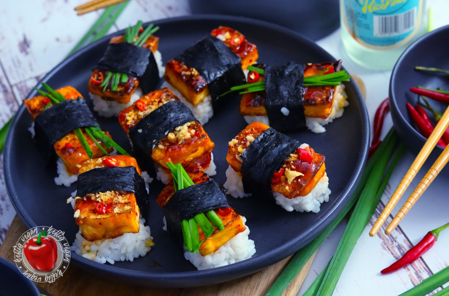 Süß-scharfe Tofu-Nigiri - HeftigVegan Süß-scharfe Tofu-Nigiri - HeftigVegan