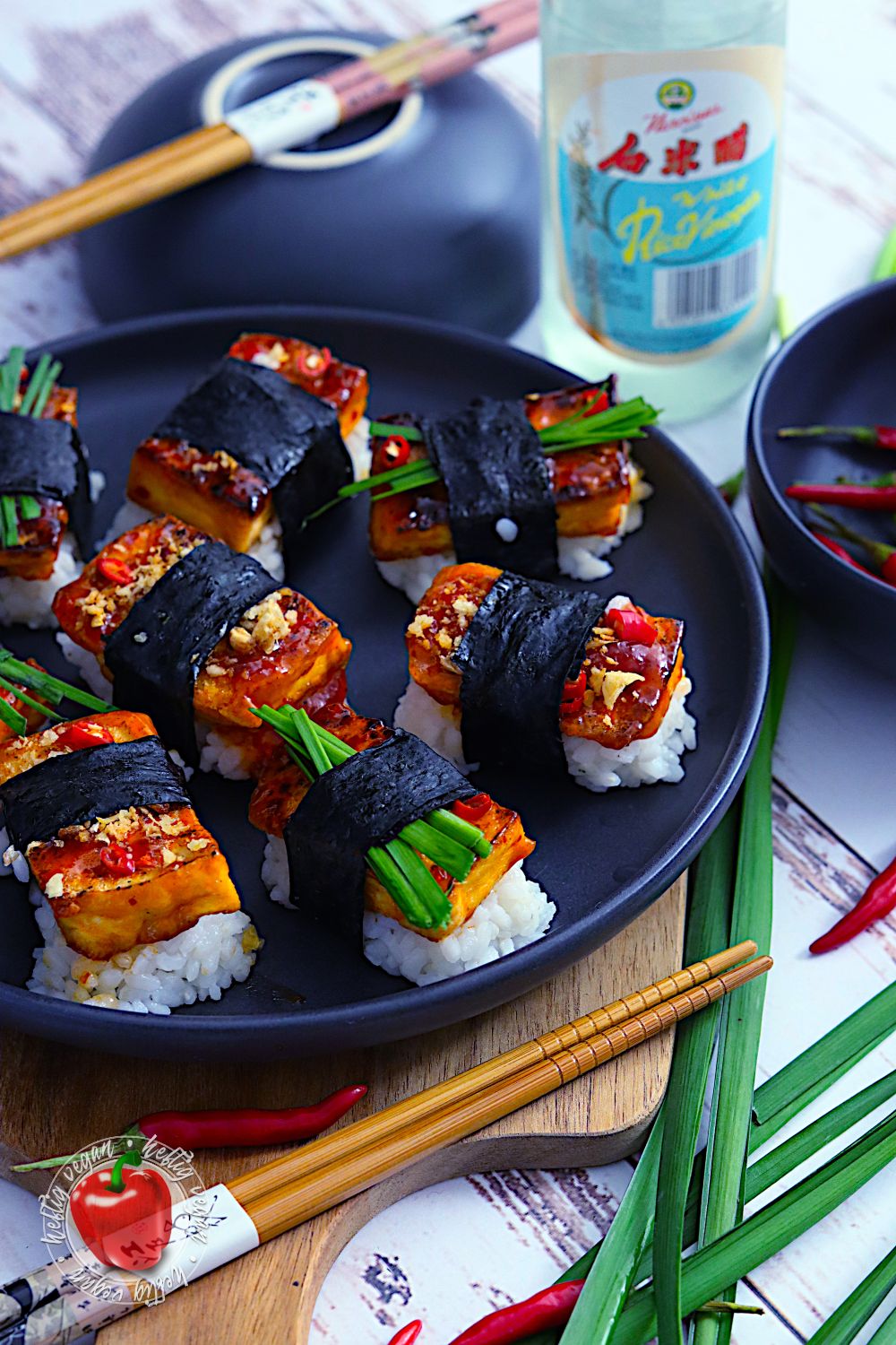 Süß-scharfe Tofu-Nigiri - HeftigVegan Süß-scharfe Tofu-Nigiri - HeftigVegan
