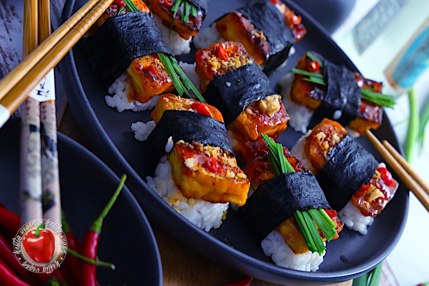 Süß-scharfe Tofu-Nigiri - HeftigVegan Süß-scharfe Tofu-Nigiri - HeftigVegan